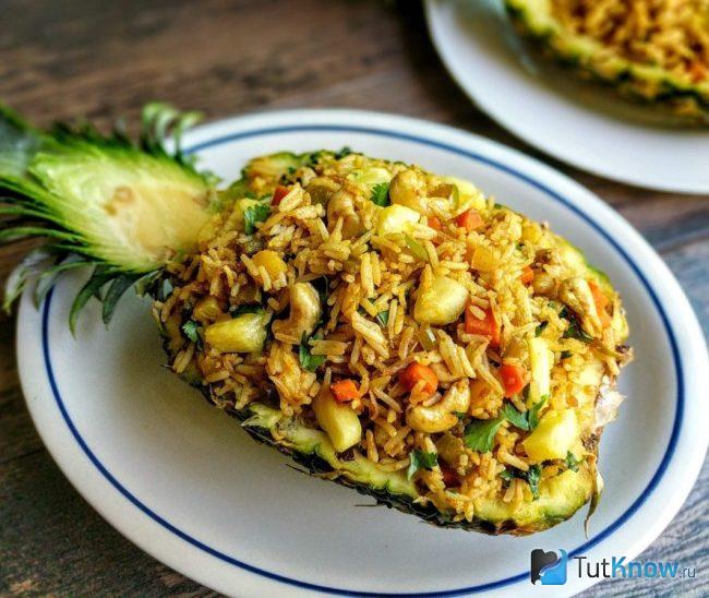 Рис с ананасом и овощами