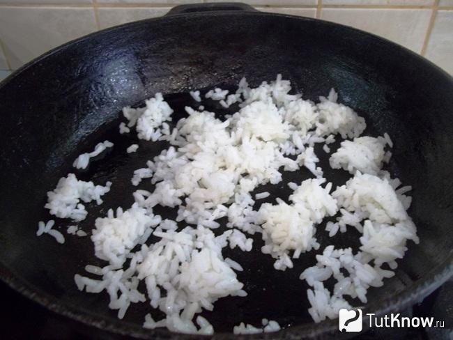 рис с консервированным горошком и яйцом. 1625240144 4. рис с консервированным горошком и яйцом фото. рис с консервированным горошком и яйцом-1625240144 4. картинка рис с консервированным горошком и яйцом. картинка 1625240144 4. Ох уж этот гарнир, порой не знаешь, что придумать на ужин и чем бы ещё удивить своих домочадцев. И вот я нашла рецепт замечательного блюда. Хочу предложить отличный гарнир из риса с горошком и яйцом. Такой рис может служить как основное блюда или как гарнир, например, к курице или котлетам. Он получается рассыпчатым, не сухим и очень вкусным. Попробуйте приготовить такой рис, может и Вам понравится.