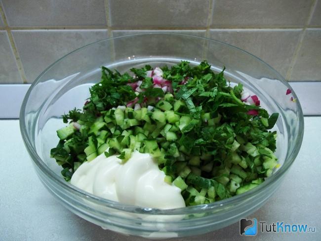 К продуктам добавлен майонез