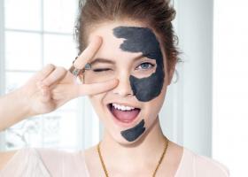 6 рецептов черной маски, которая мгновенно чистит поры