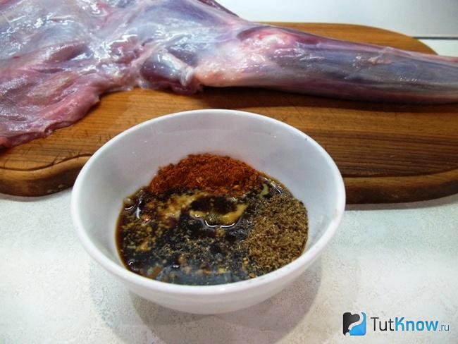 К продуктам влит соевый соус