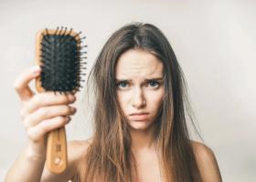 7 проверенных способов, как остановить выпадение волос