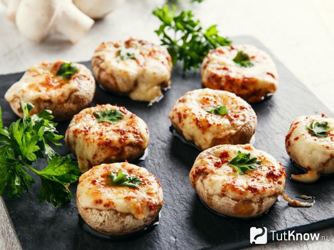 Фаршированные шампиньоны