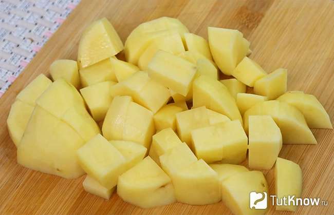 Нарезанный картофель