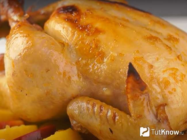 Запеченная курица в рукаве в духовке