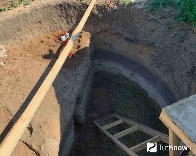 Бункер для кратковременного пребывания из септика