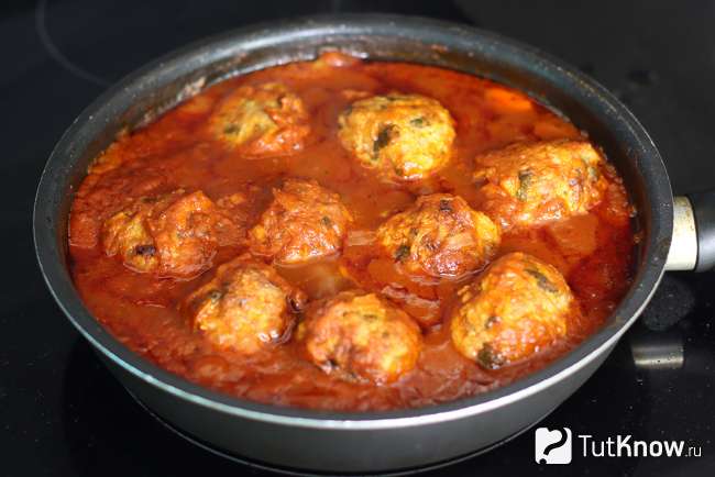 Мясные шарики из фарша в томатном соусе