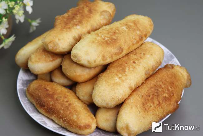 Пирожки с яйцом и зеленым луком