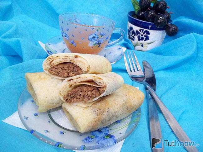 Фаршированные блины с курицей