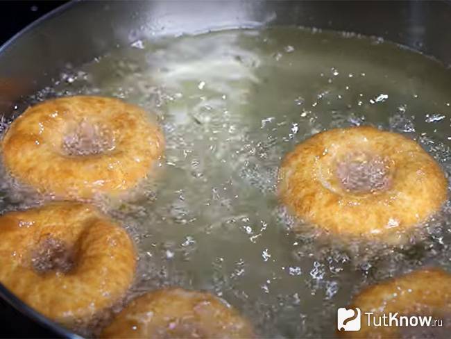 Жарим пончики