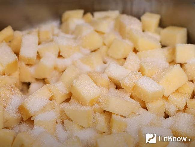 Яблоки с сахаром