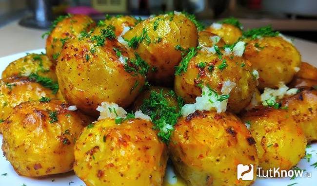 Запечённый картофель с травами