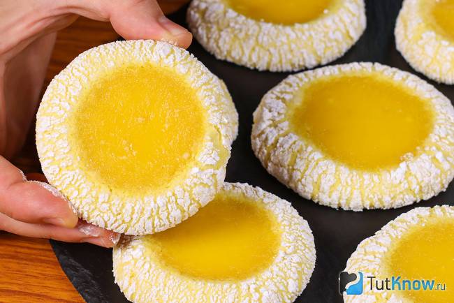 Лимонное печенье с трещинками и лимонным курдом
