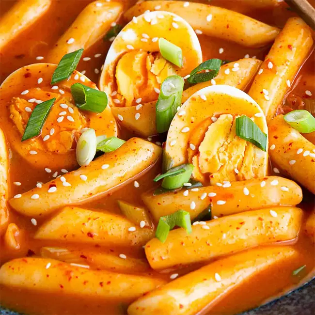 Токпокки (Tteokbokki) - острые рисовые палочки по-корейски