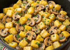 Картофель с грибами и сметаной: пошаговый рецепт