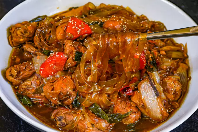 Рецепт чимдак - курица с овощами и лапшой по-корейски