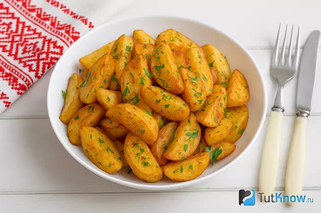картошка по-селянски на сковороде