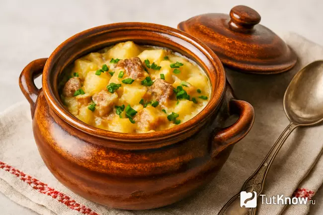 Жаркое из картофеля с мясом в горшочках