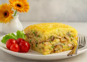 Картофельная запеканка с курицей, грибами и сыром