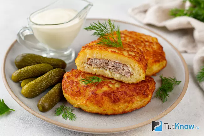 Картофельные драники с мясной начинкой