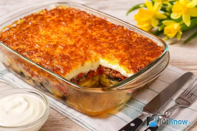 Мусака по-гречески с картофелем и баклажанами