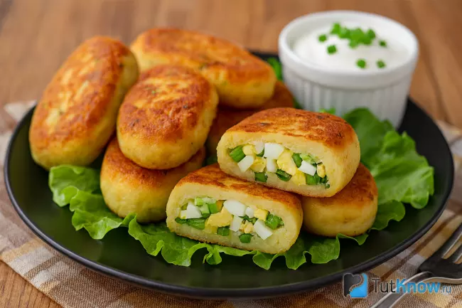 Рецепт картофельных зраз с яйцом и луком
