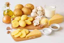 Ингредиенты для картофельной запеканки с грибами и сыром