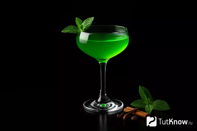 Коктейль зелёная фея с мятным ликером