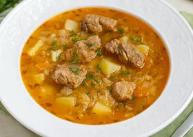 Щи из свежей капусты с говядиной и картофелем