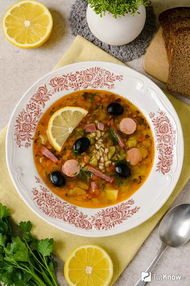 Рецепт сборной мясной солянки по-домашнему