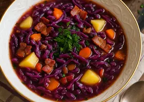 Суп из красной капусты с картофелем и беконом