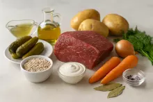 Ингредиенты для рассольника с перловкой и говядиной