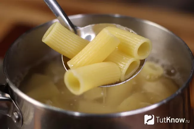 Паста ригатони отваренная до состояния аль денте