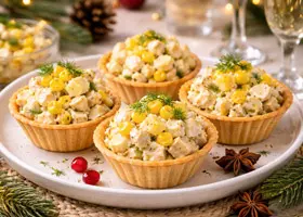 Салат с курицей и ананасом – праздничный салат на Новый год