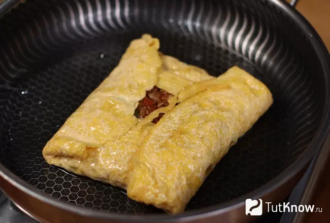 Фаршированный тайский омлет