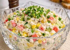 Салат с крабовыми палочками и рисом – сытный салат на каждый день