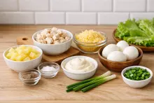 Ингредиенты для салата с ананасом и яйцом