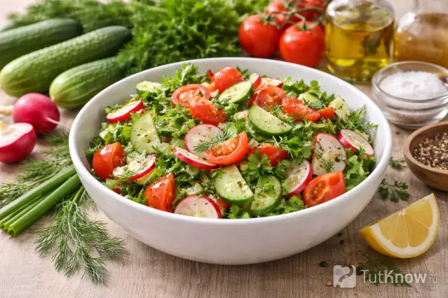 алат «Свежесть» из огурцов, помидоров и редьки