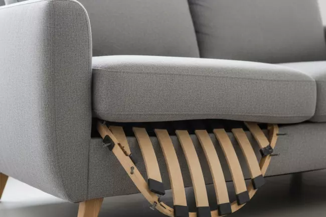 Просадка дивана из-за слабого каркаса