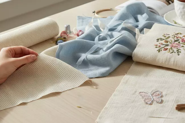 Выбор ткани для техник вышивки