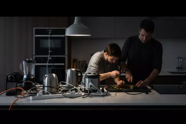 Недостаток розеток и освещения кухни