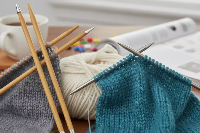 Простой способ вязания шарфа спицами