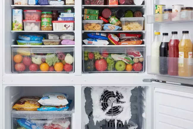 Шум холодильника из-за перегруза, наледи, вентиляции