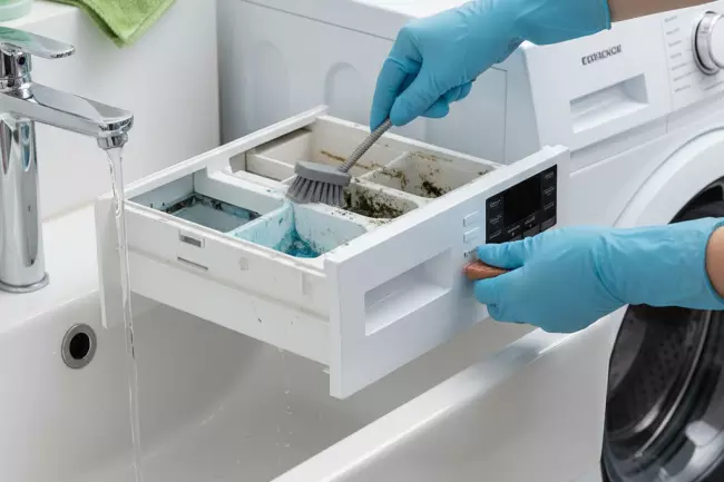Уход за лотком и дозаторами стиральной машины