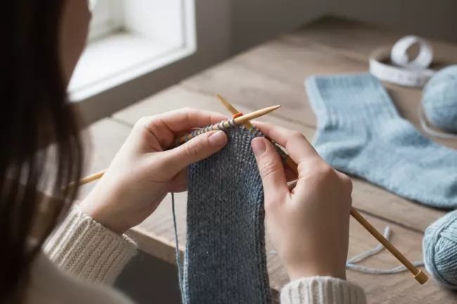 Бесшовное вязание носков спицами по кругу