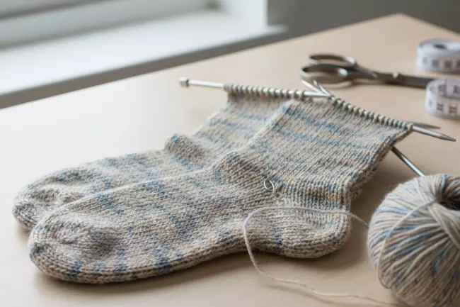 Формирование пятки без шва на спицах