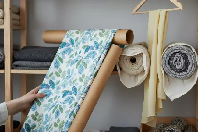 Хранение ткани перед пошивом: защита от влаги