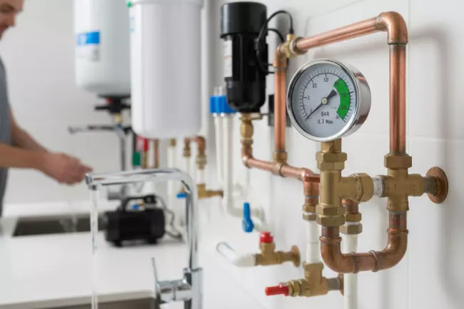 Повышение и стабилизация давления воды в доме