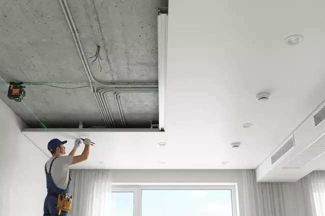 Потеря высоты натяжного потолка после монтажа