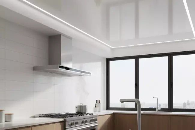 Натяжной потолок для кухни: плюсы, минусы, советы